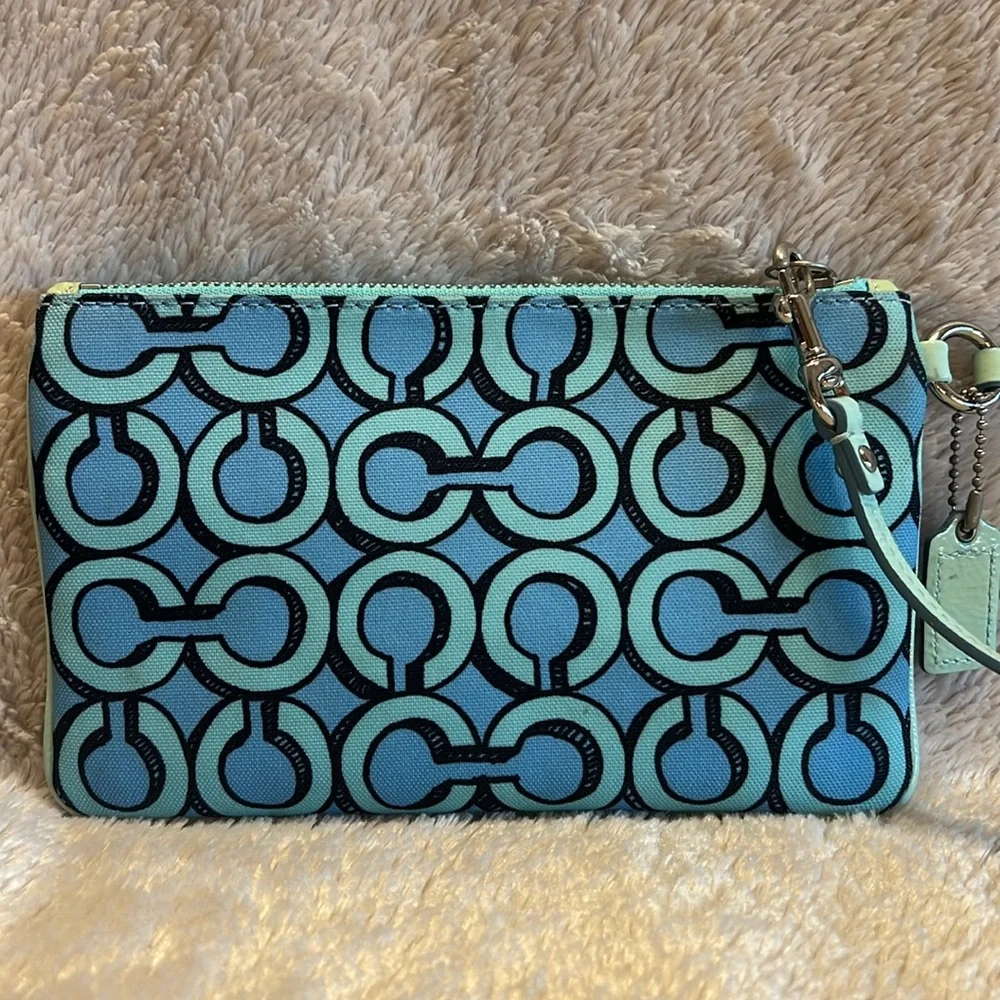 COACH - Picture 8 of 13